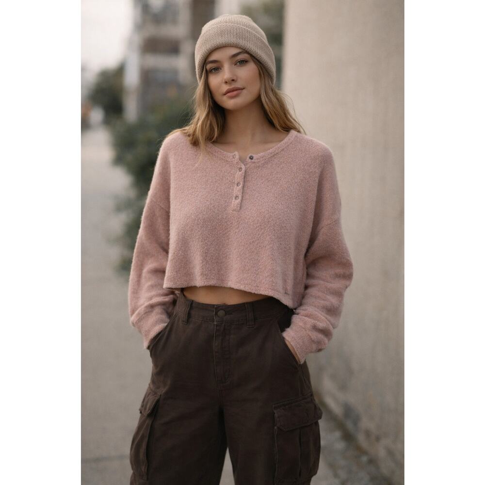2008 Hollister Pink Fuzzy Crop Henley Snaps Y2K Womens Sz M Cozy Date Coquette